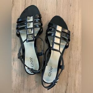 GNW women’s black sandals-patent leather square metal detail unworn size 9